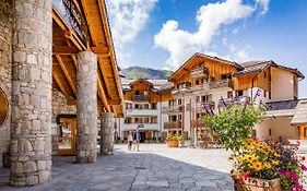 Hauts De Preclaux By Infini Mountain